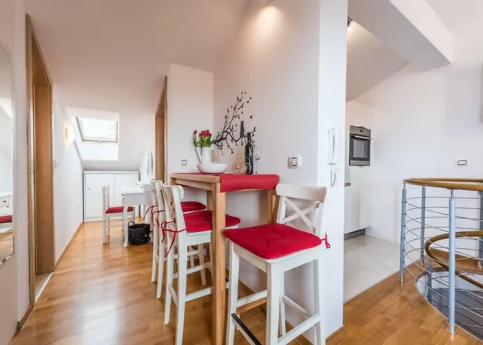 Open View Apartman *